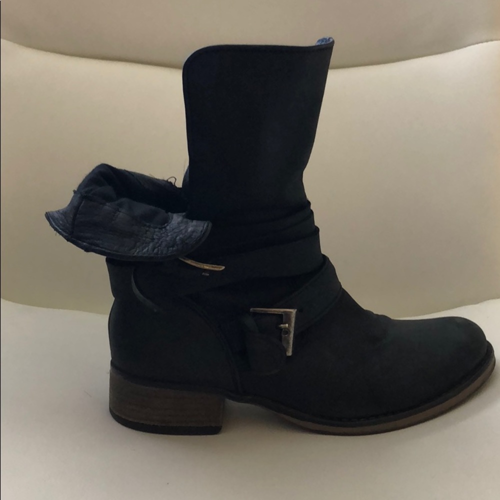 Steve Madden Black Combat Boots. Size 9